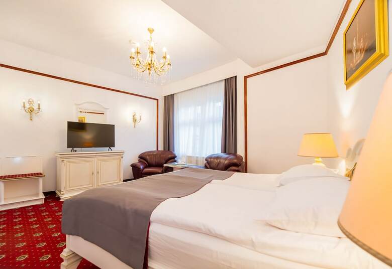Hotel Imparatul Romanilor