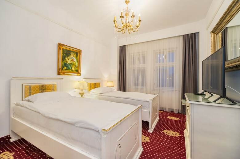 Hotel Imparatul Romanilor