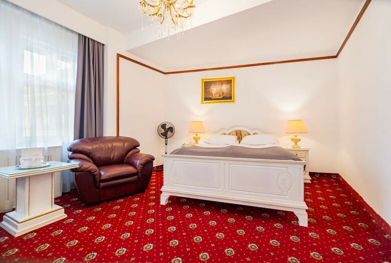 Hotel Imparatul Romanilor
