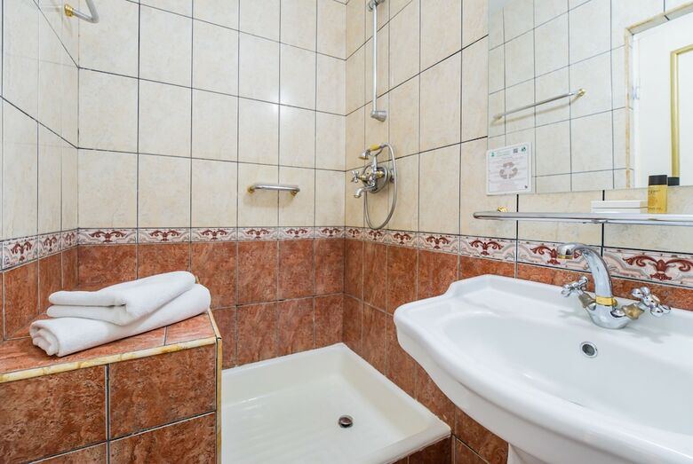 Hotel Imparatul Romanilor