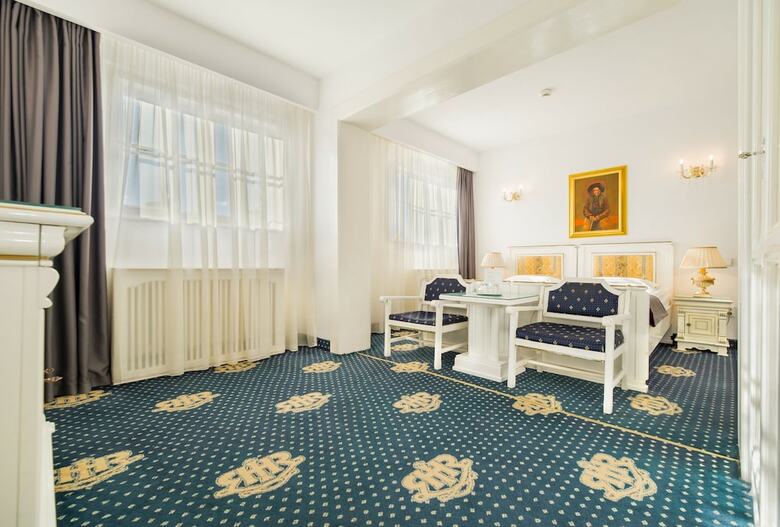 Hotel Imparatul Romanilor