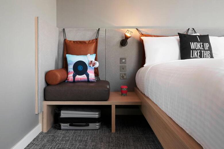 Hotel Moxy Slough