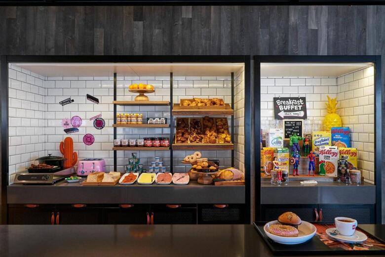 Hotel Moxy Slough