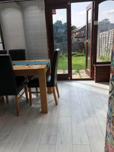 Immaculate 3-bed House In Slough