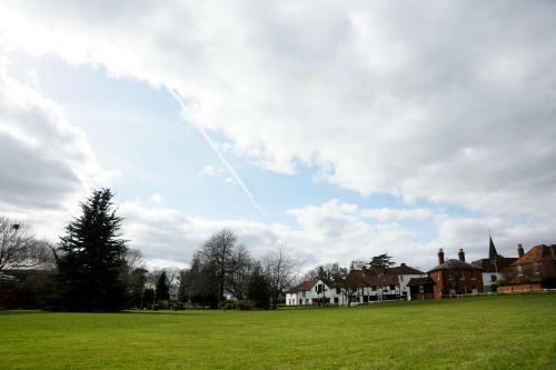 18 Parkgate Dreams Unlimited Serviced Accommodation- Sloughheathrow