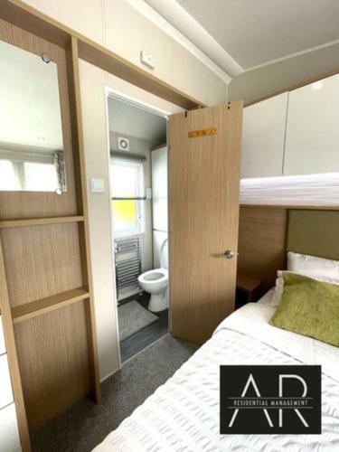 Luxury 3 Bed Mobile Home On The Sea