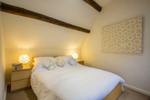 Southrop Villa Sleeps 6 Wifi