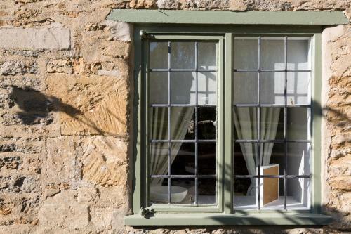 Southrop Villa Sleeps 6 Wifi