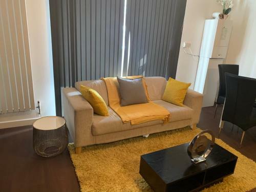 Golden Gate Apartments-southampton