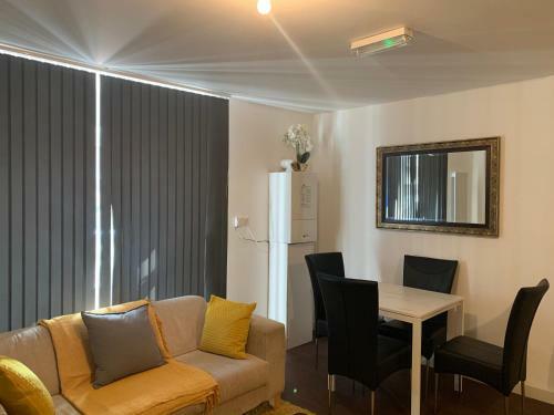 Golden Gate Apartments-southampton