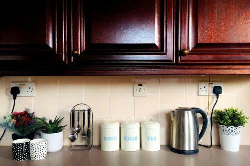 Hostal Love: Peaceful Neighbourhood Near Heathrow