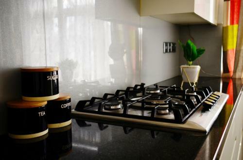 Hostal (29ew-12) Dreams Serviced Accommodations- Staines/heathrow