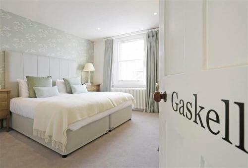 Southwold Villa Sleeps 14 With Wifi