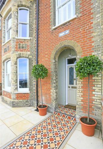 Southwold Villa Sleeps 14 With Wifi