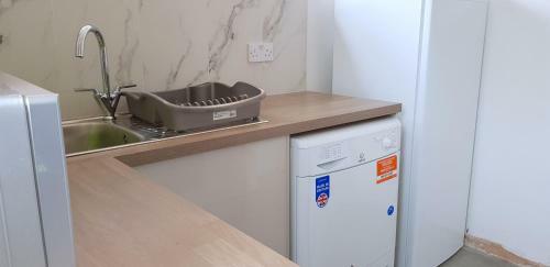 Hostal (7sm-01)dreams Serviced Accommodations- Staines/heathrow