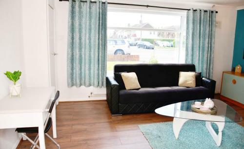 Hostal (7sm-11)dreams Serviced Accommodations- Staines/heathrow