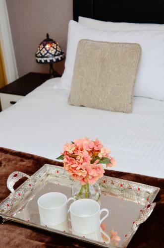Hostal (7sm-11)dreams Serviced Accommodations- Staines/heathrow