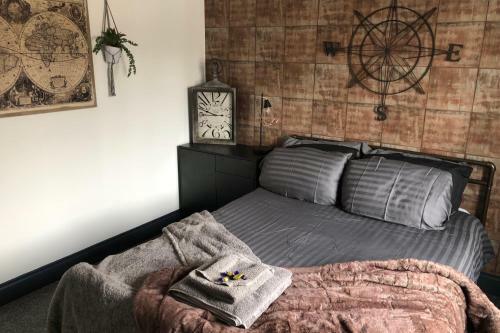 Stainsby House 4 Bedrooms Workstays Uk