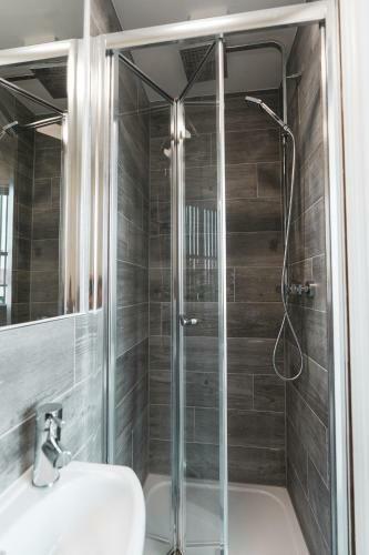 Wellington House 6