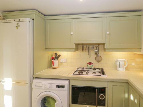 23 Clifford Chambers