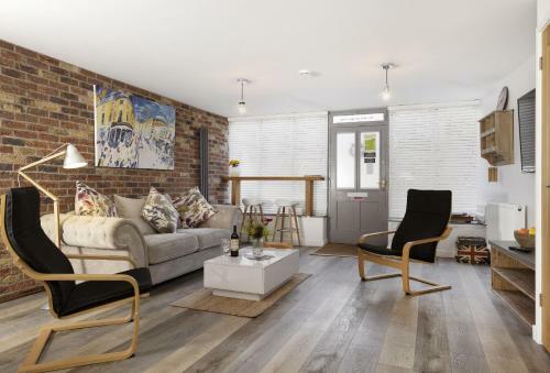 The Old Antique Shop