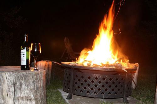 "george's" Lakeside Wooden Tipi