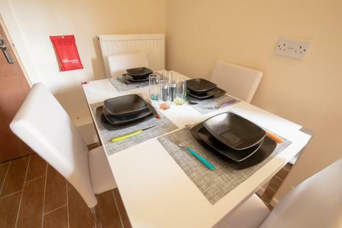 Two Bedroom Apartment, Hanover Street, Guest Homes