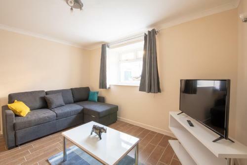 Two Bedroom Apartment, Hanover Street, Guest Homes