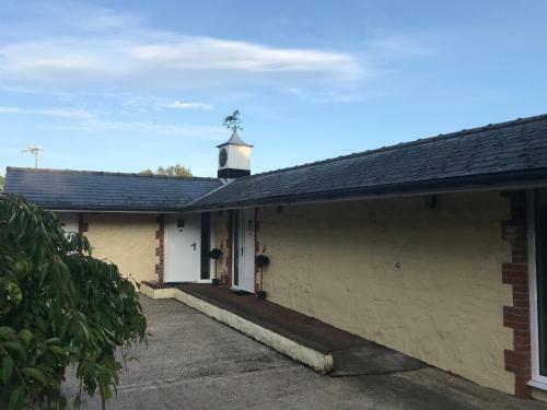 Hostal Westwinds B And B