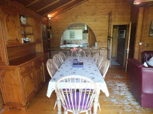 Walnut Log Cabin