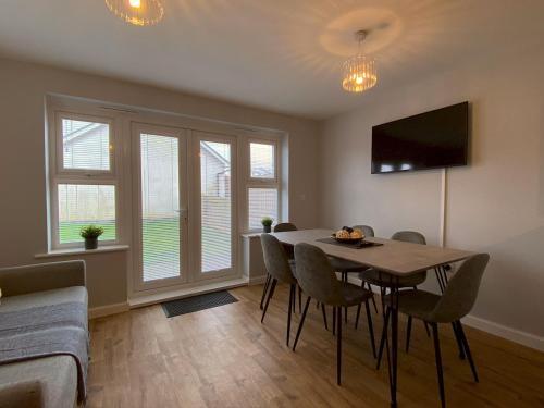 **perfect For Liberty Stadium** Sleeps 8