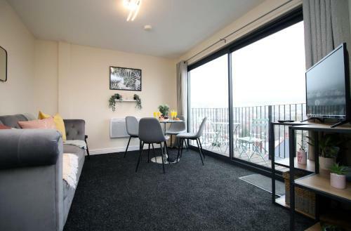 Masonic Heights Apartment 27
