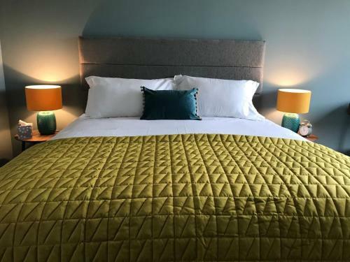 Stones Luxury B&B With Hot Tub And Self-contained Rooms