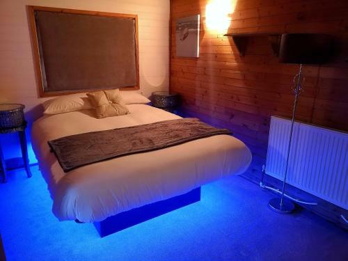 Otter 4 Hot Tub - Huntersmoon-warminster-bath-salisbury