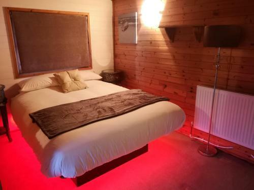 Otter 4 Hot Tub - Huntersmoon-warminster-bath-salisbury