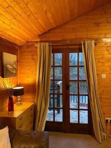 Otter 4 Hot Tub - Huntersmoon-warminster-bath-salisbury