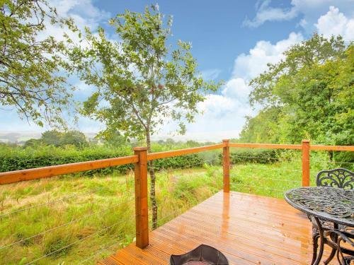 Vintage Holiday Home In Welshpool With Garden