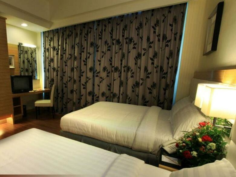 Crown Garden Hotel