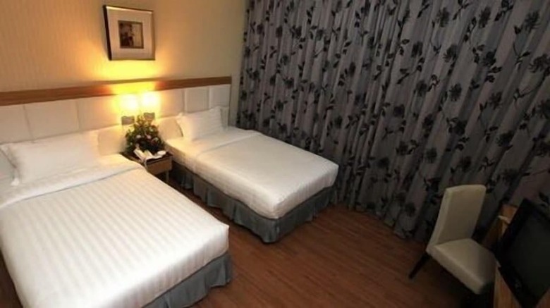Crown Garden Hotel