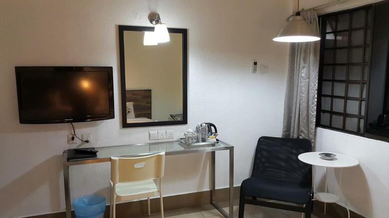 Hotel Dynasty Inn