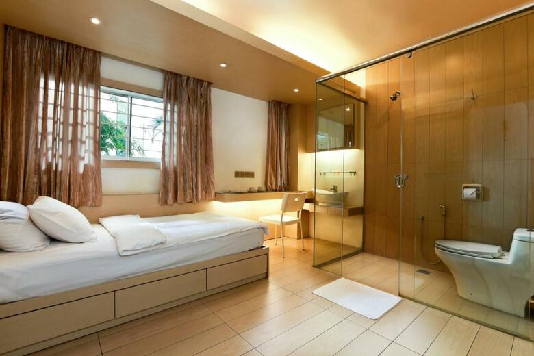 Hotel Dynasty Inn