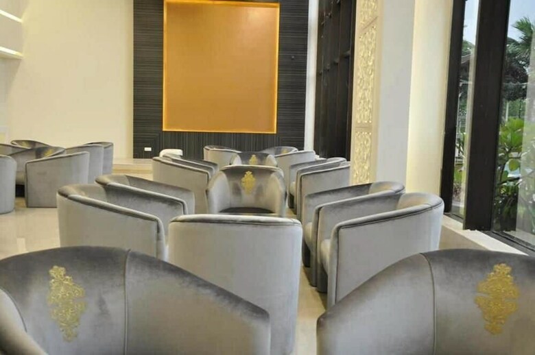 Grand Riverview Hotel