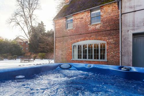 Wimborne Minster Villa Sleeps 16 Wifi