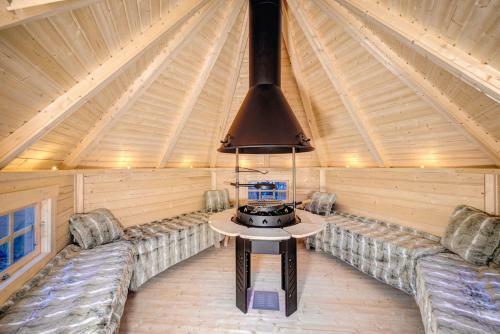 Wimborne Minster Villa Sleeps 8 With Wifi