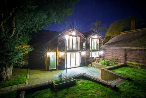 Wimborne Minster Villa Sleeps 8 With Wifi