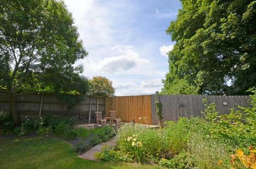 Wimborne Minster Villa Sleeps 8 With Wifi