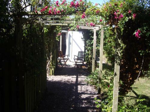Wishing Well Garden Apartment