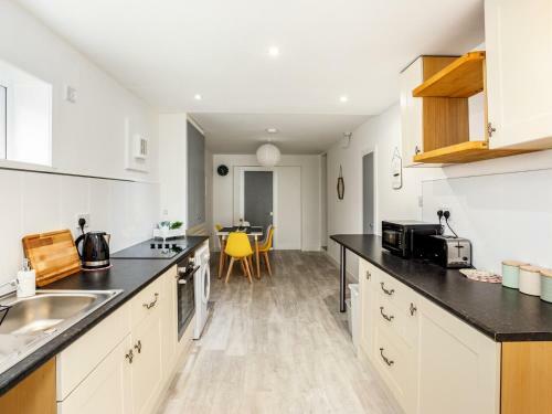 2020 Refurb! Fabulous 6 Sleeper! Great Location!