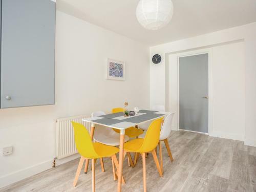 2020 Refurb! Fabulous 6 Sleeper! Great Location!