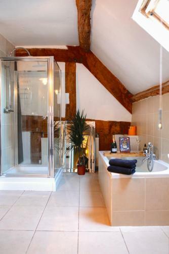 Winforton Villa Sleeps 24